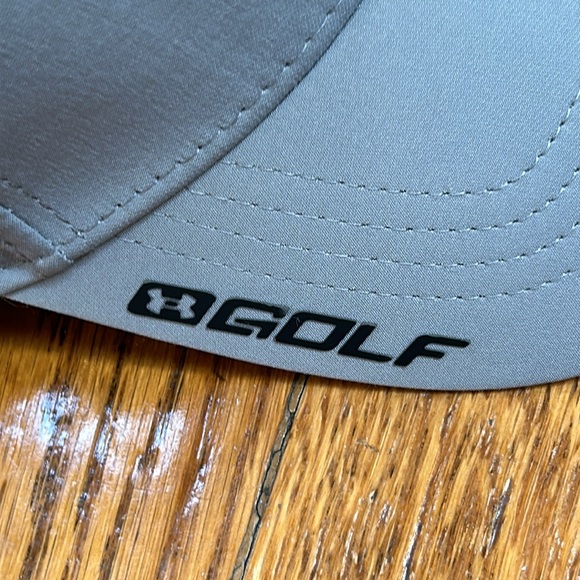 Under Armour gray golf cap, Size Medium/Large. Good condition. - Picture 3 of 8